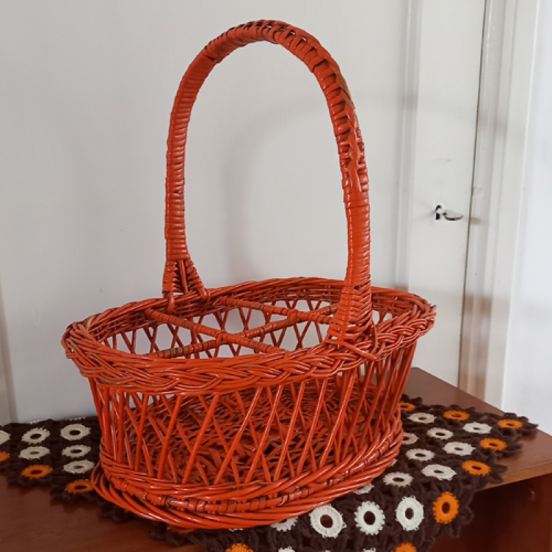 Vintage rieten flessenmand